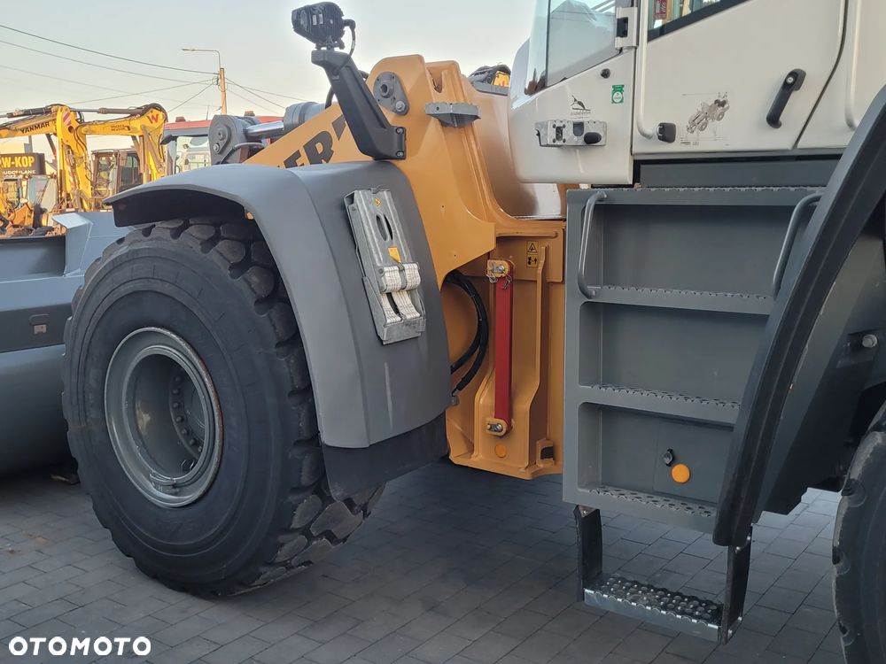 Liebherr L566 X-Power / 2024rok / WAGA / SUPER STAN / - 8