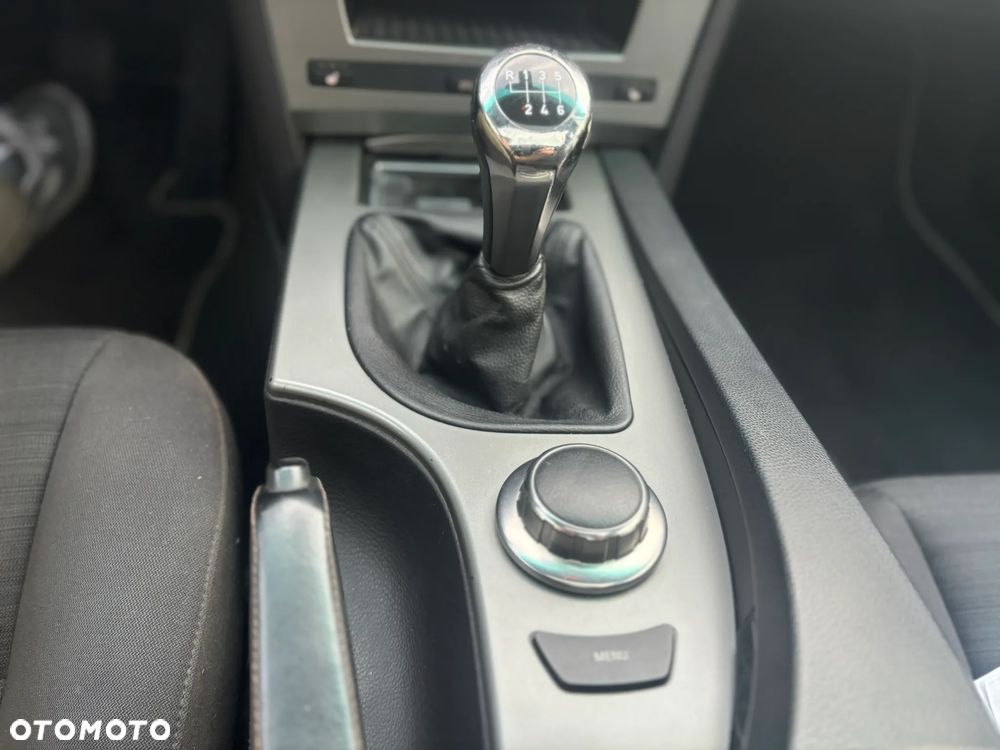 BMW Seria 5 523i - 14