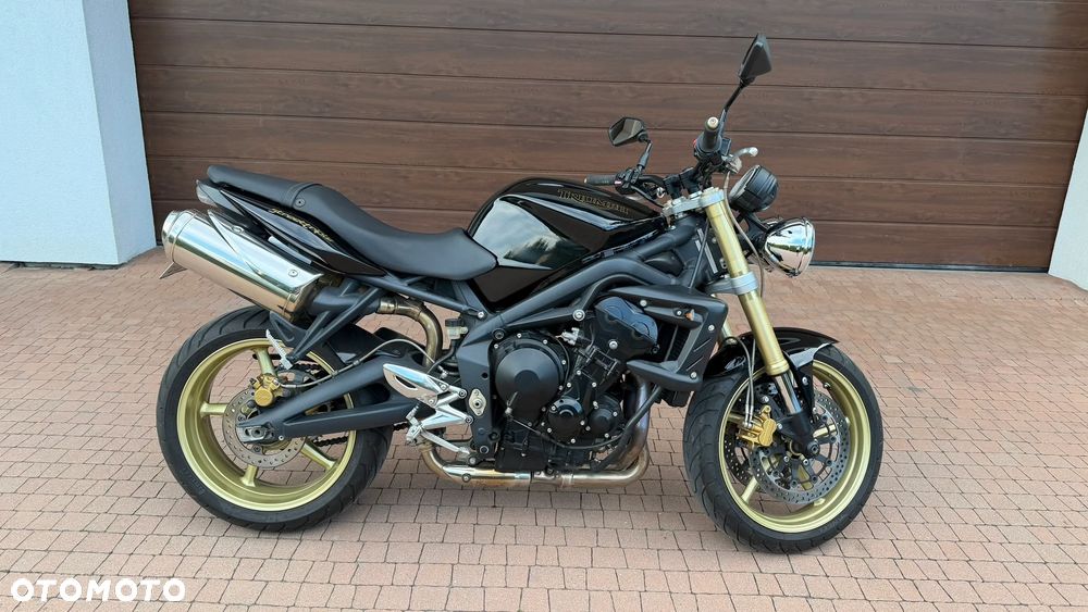 Triumph Street Triple - 1