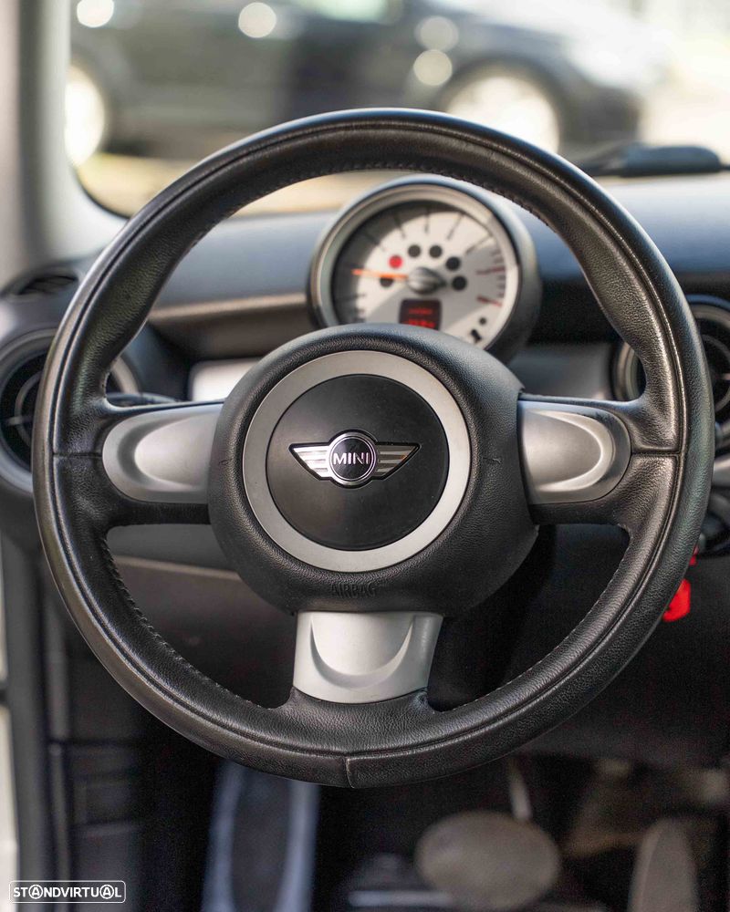 MINI 3 Portas One Aut. Brick Lane - 16