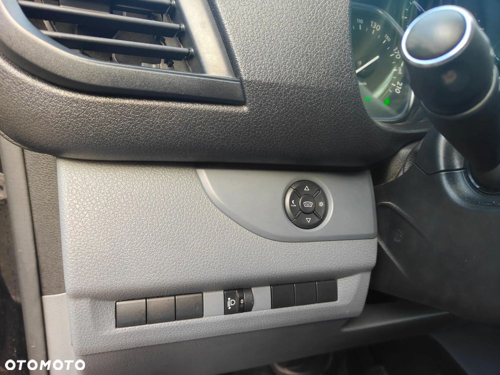 Opel Vivaro - 8