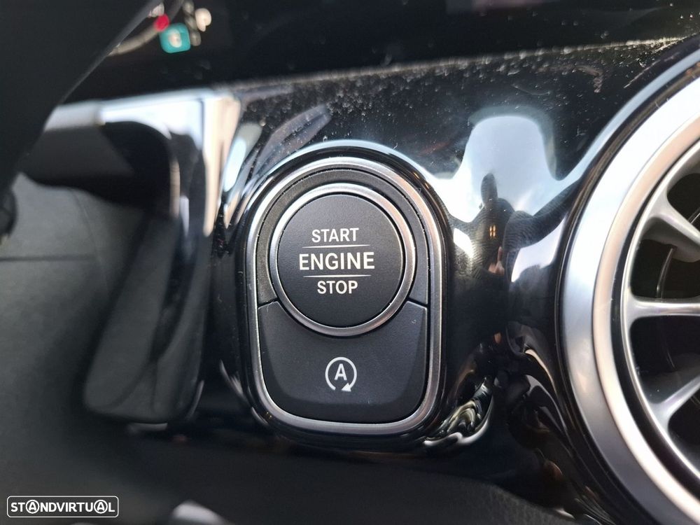 Mercedes-Benz GLA 180 d Progressive - 17