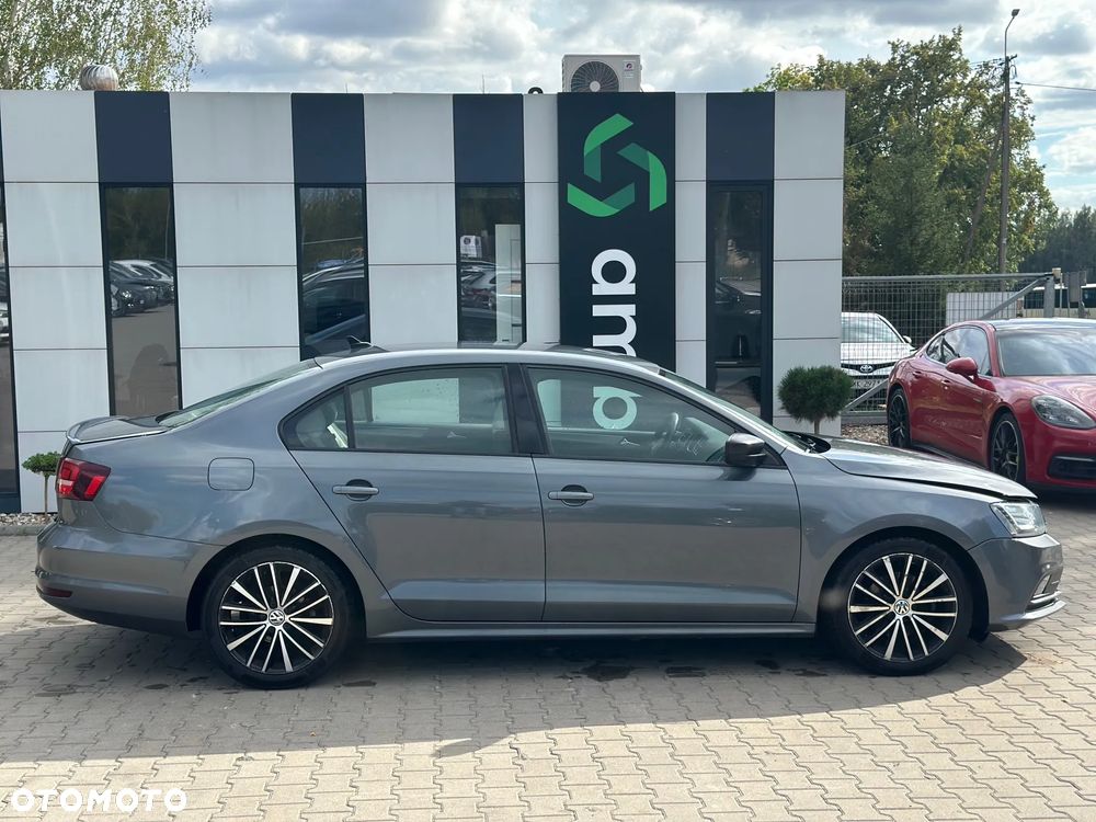 Volkswagen Jetta 1.8T SE - 4