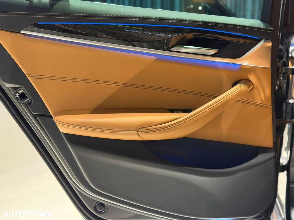 BMW Seria 5 530e xDrive AT PHEV - 33