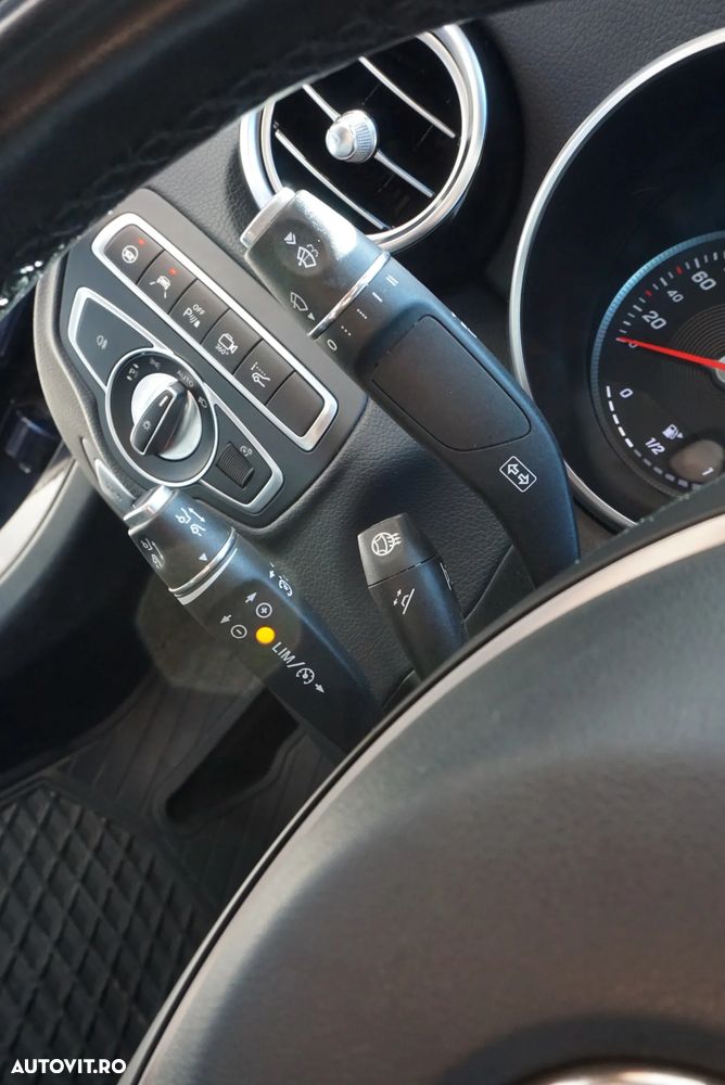 Mercedes-Benz GLC Coupe 250 4Matic 9G-TRONIC AMG Line - 19