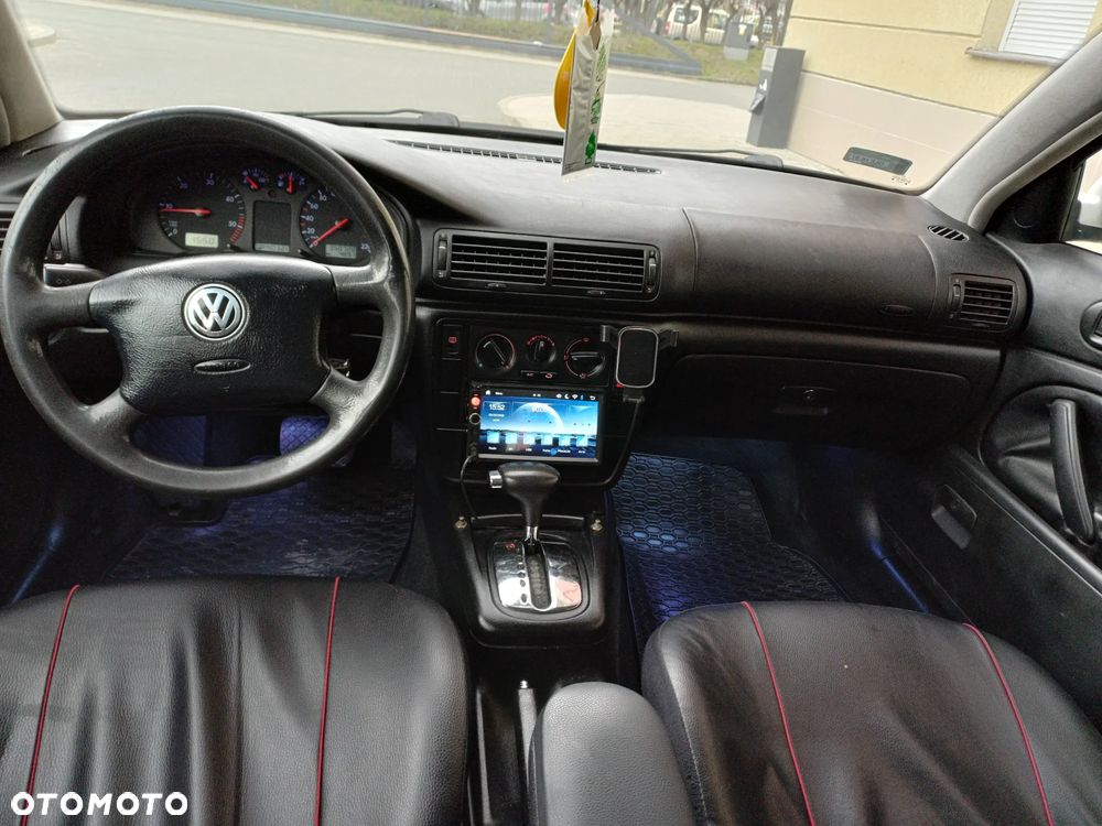Volkswagen Passat - 8
