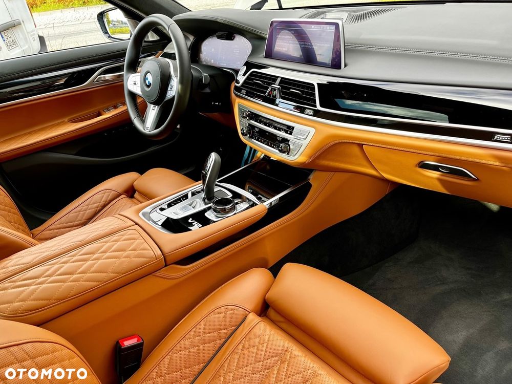 BMW Seria 7 M760Li xDrive - 26