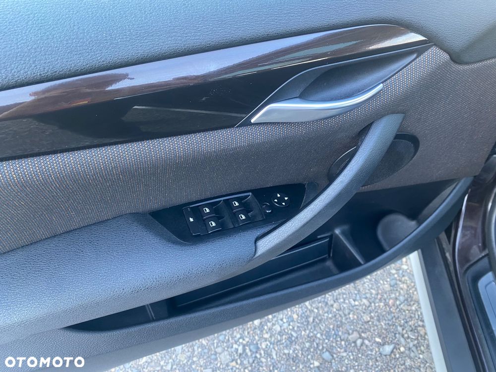 BMW X1 sDrive18d xLine - 18