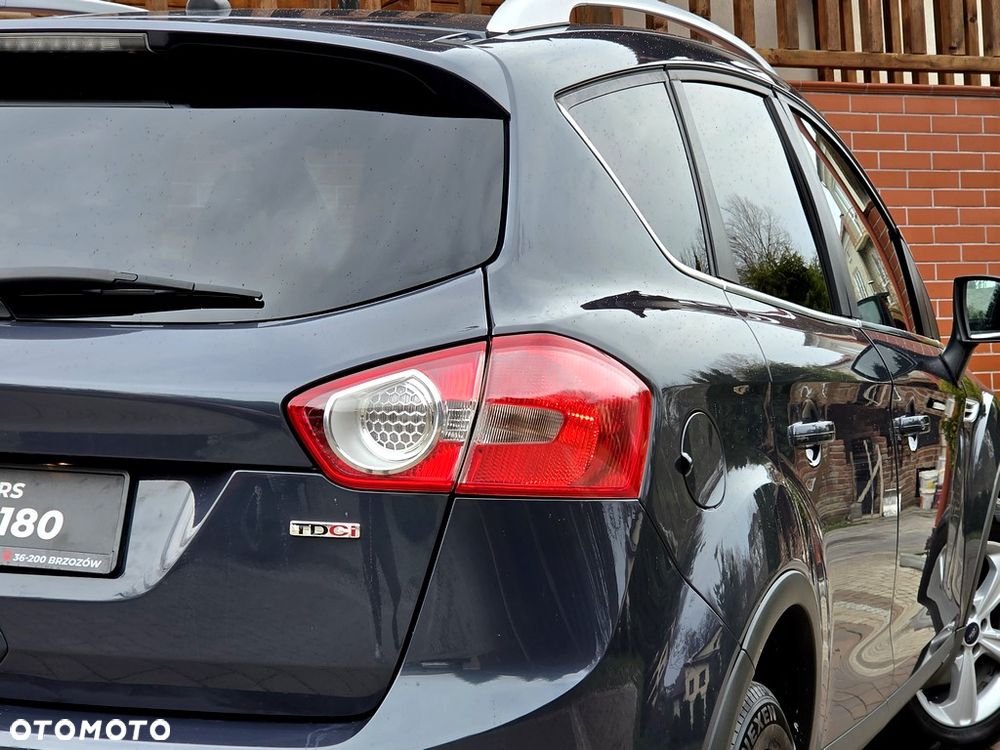Ford Kuga 2.0 TDCi 2x4 Titanium - 18