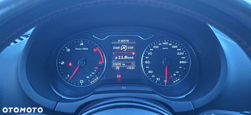 Audi A3 Sportback 2.0 TDI design - 16
