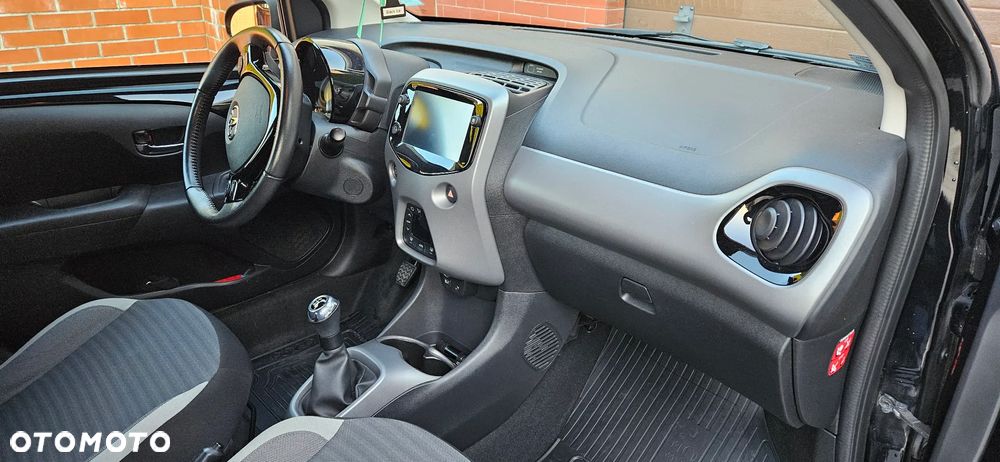 Toyota Aygo x-play connect - 12