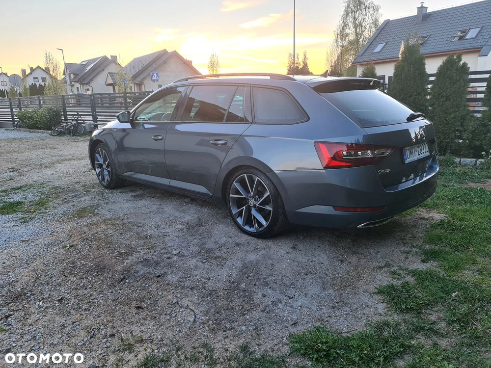 Skoda Superb 2.0 TDI Sportline DSG - 8