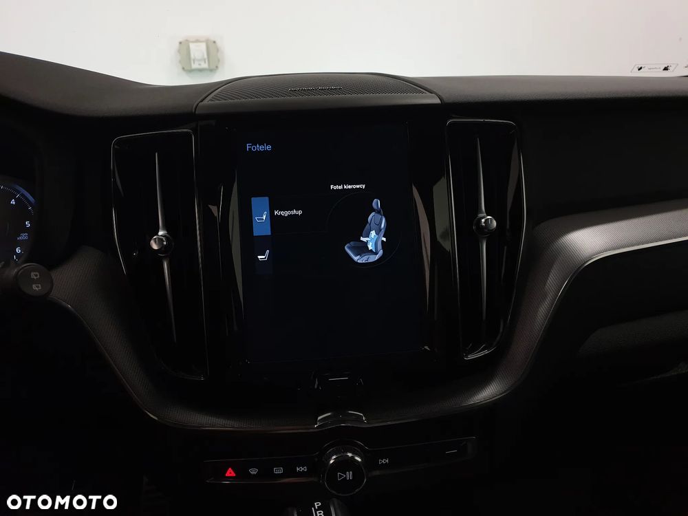 Volvo XC 60 D4 R-Design - 13