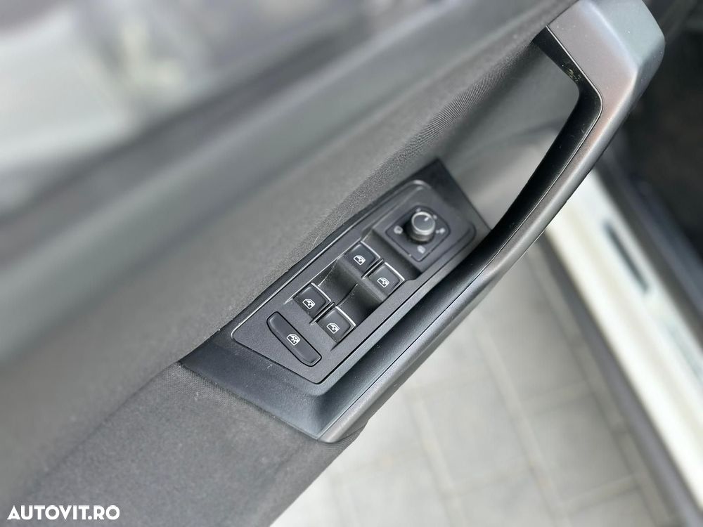 Volkswagen T-Roc - 16