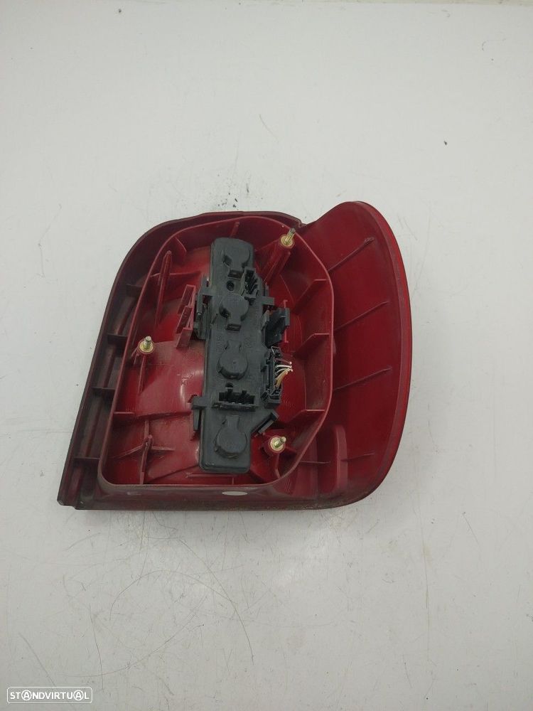 Farolim Stop Esq Volkswagen Polo (6N2) - 3