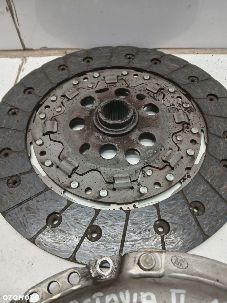 SKODA OCTAVIA 2 II 1.9 TDI 105 KM BXE DWUMAS SPRZĘGŁO KOMPLETNE DOCISK KOŁO DWUMASOWE - 2