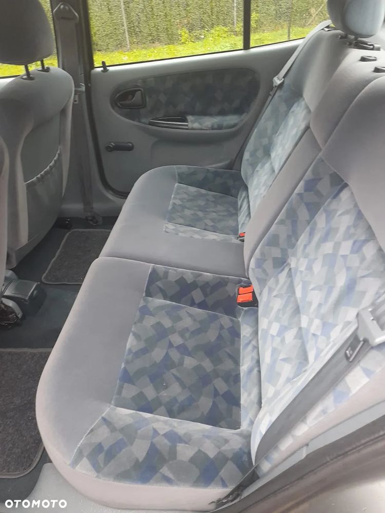 Renault Megane 1.4 Europa - 4