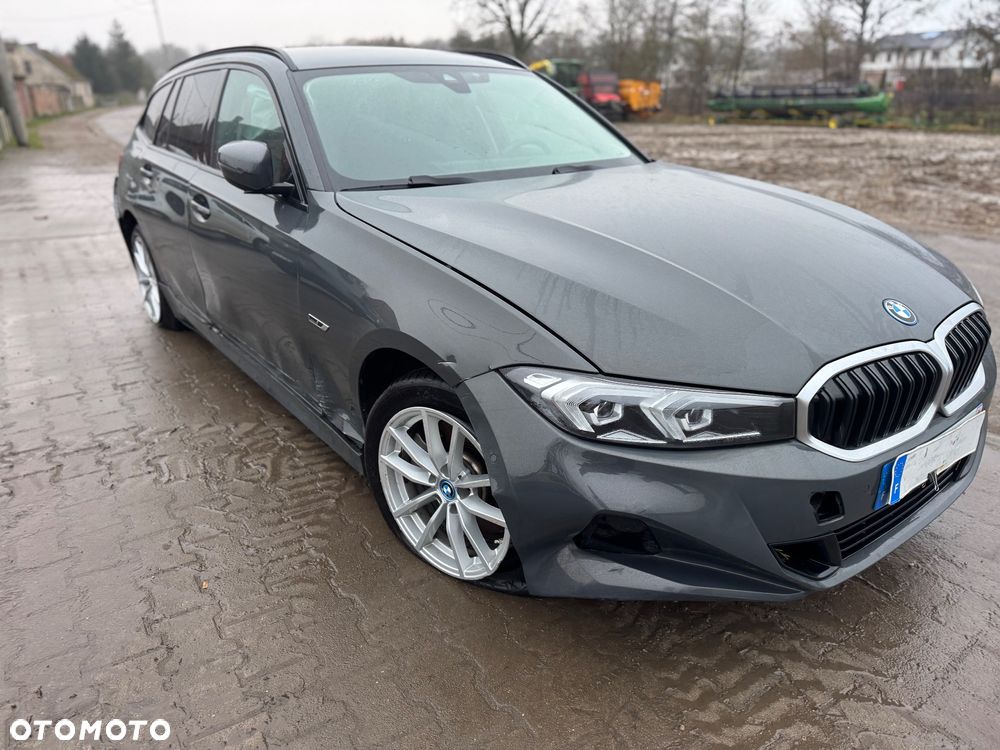 BMW Seria 3 320e PHEV sport - 11