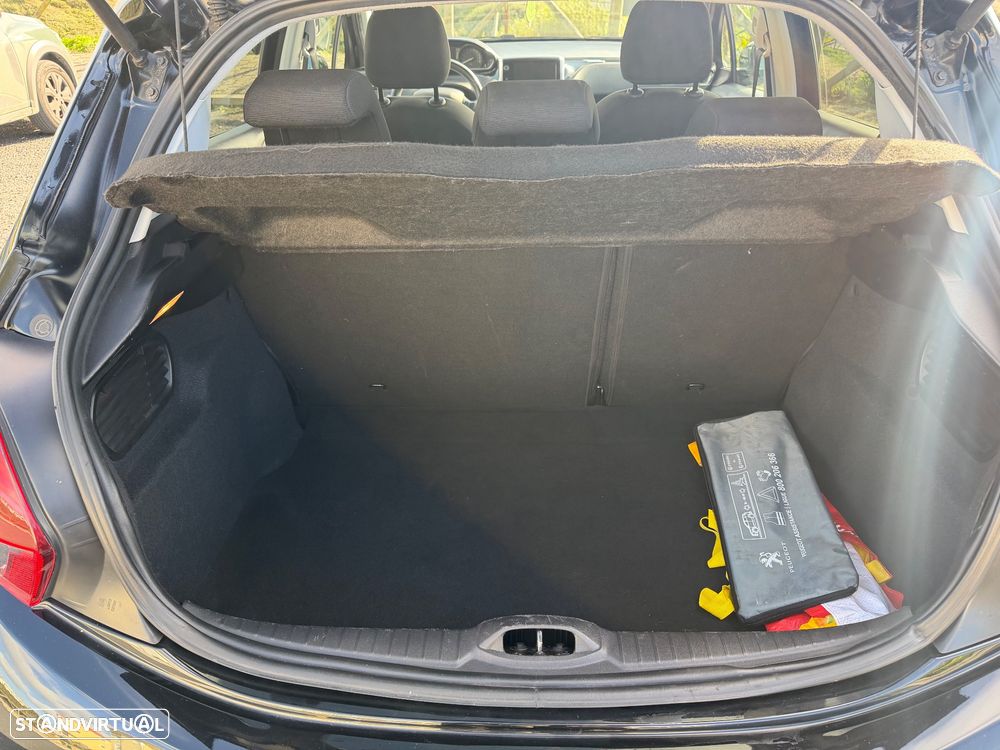 Peugeot 208 1.2 PureTech Signature - 10