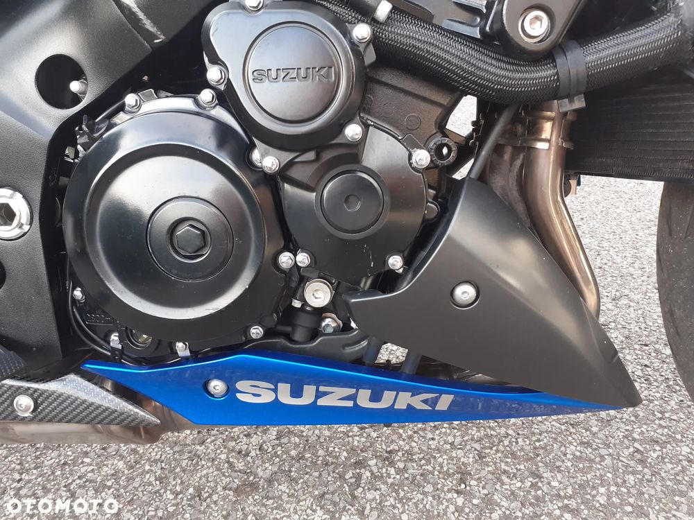 Suzuki GSX 1000 - 4