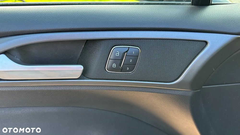 Ford Mondeo Turnier 2.0 TDCi Start-Stopp PowerShift-Aut Titanium - 12