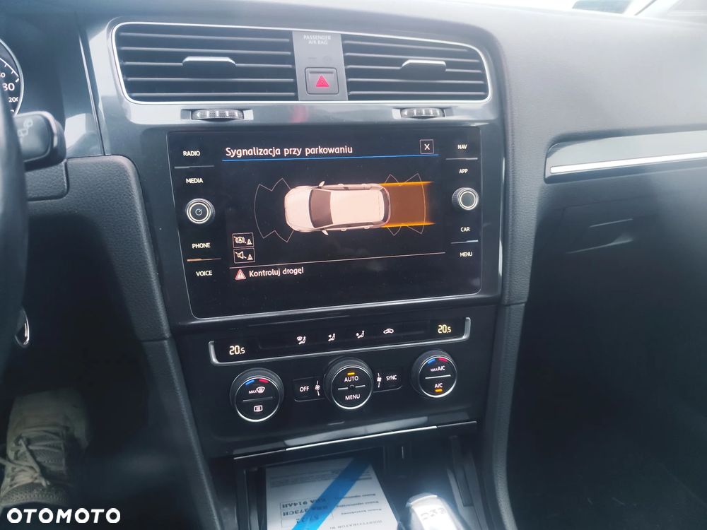 Volkswagen Golf - 12