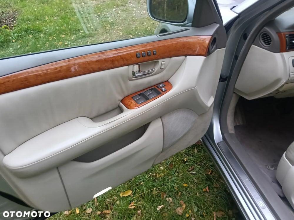 Lexus LS - 19