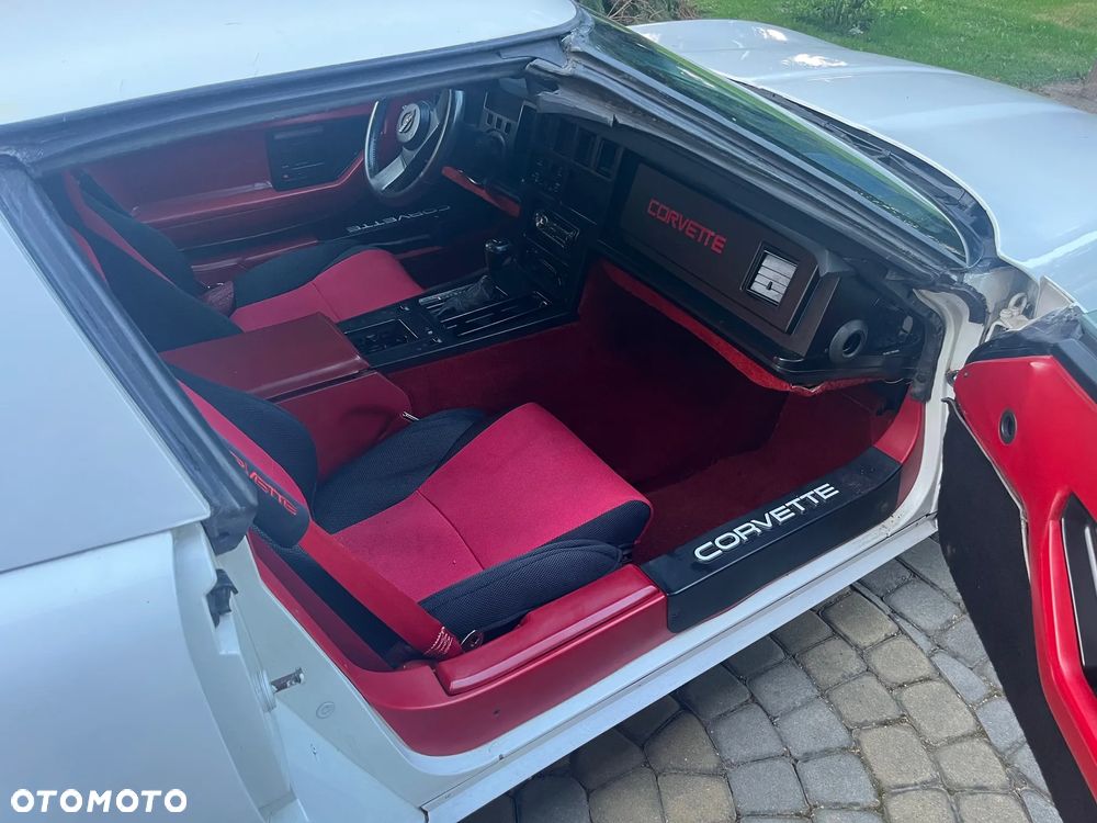 Chevrolet Corvette - 5