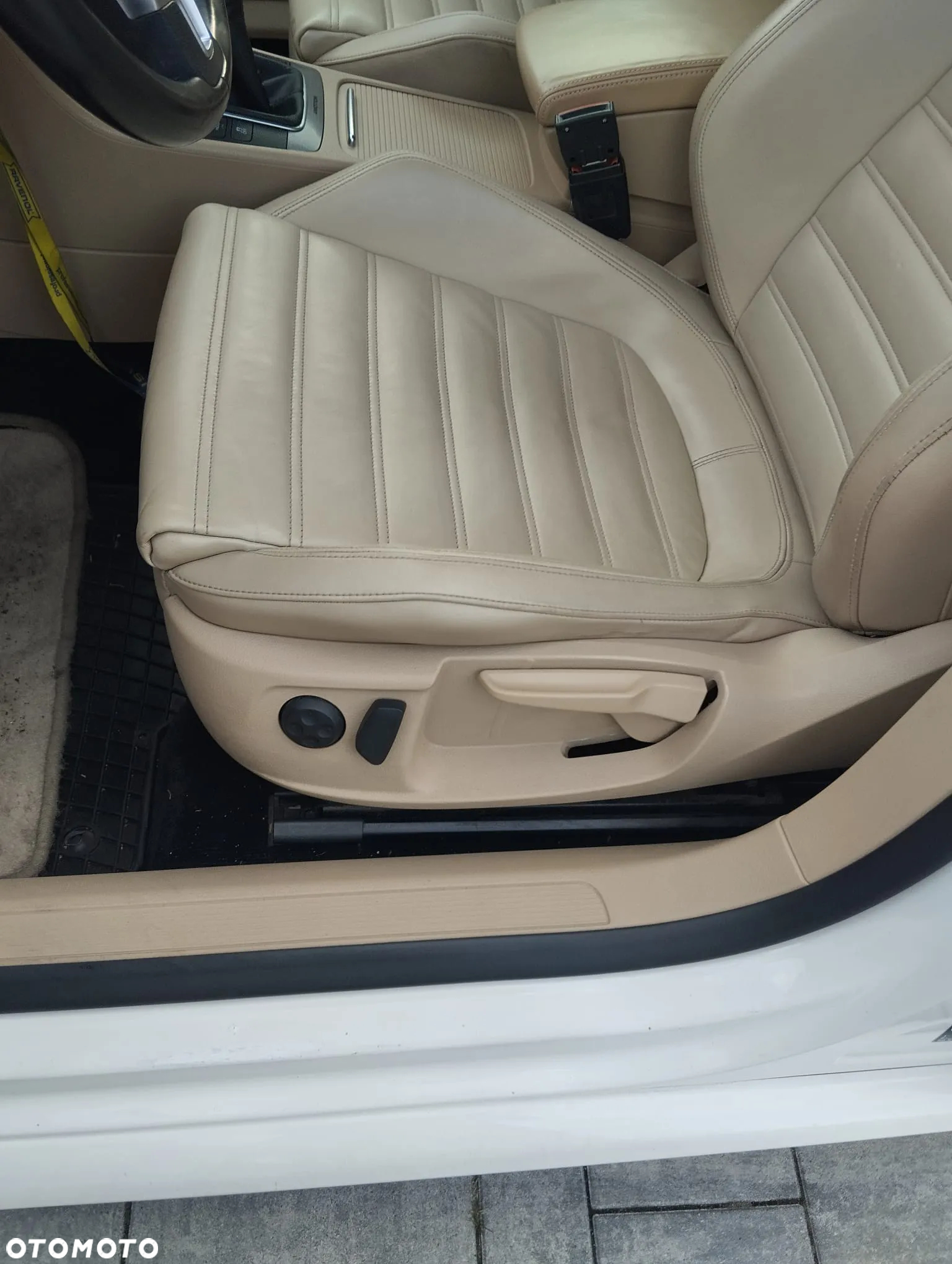 Volkswagen Passat Variant 2.0 TDI 4Motion BlueMotion Technol Business Edition - 17