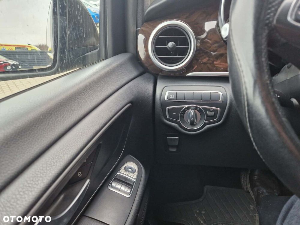 Mercedes-Benz Klasa V - 20