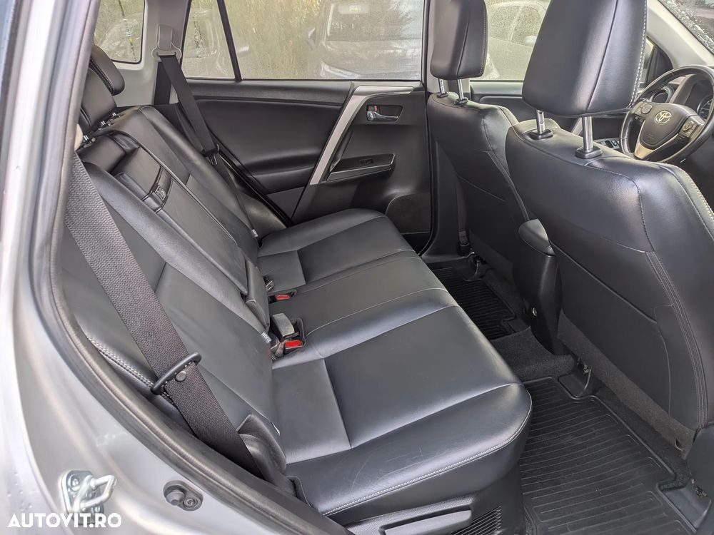 Toyota RAV4 2.5 VVT-i 4x4 Luxury - 15
