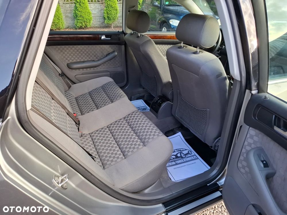 Audi A6 Avant 2.4 - 19