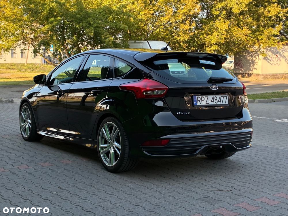 Ford Focus 2.0 EcoBoost ST - 11