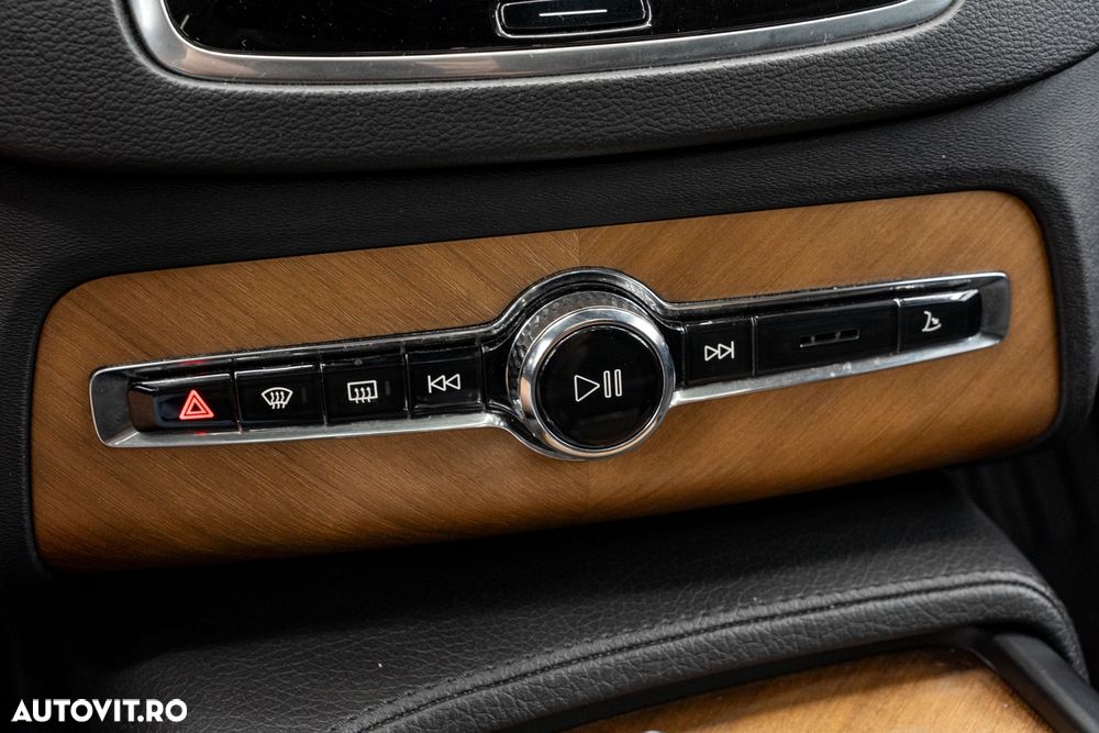 Volvo XC 90 B5 MHEV AWD 7 locuri Momentum Pro - 37