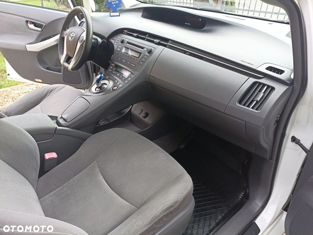 Toyota Prius - 28