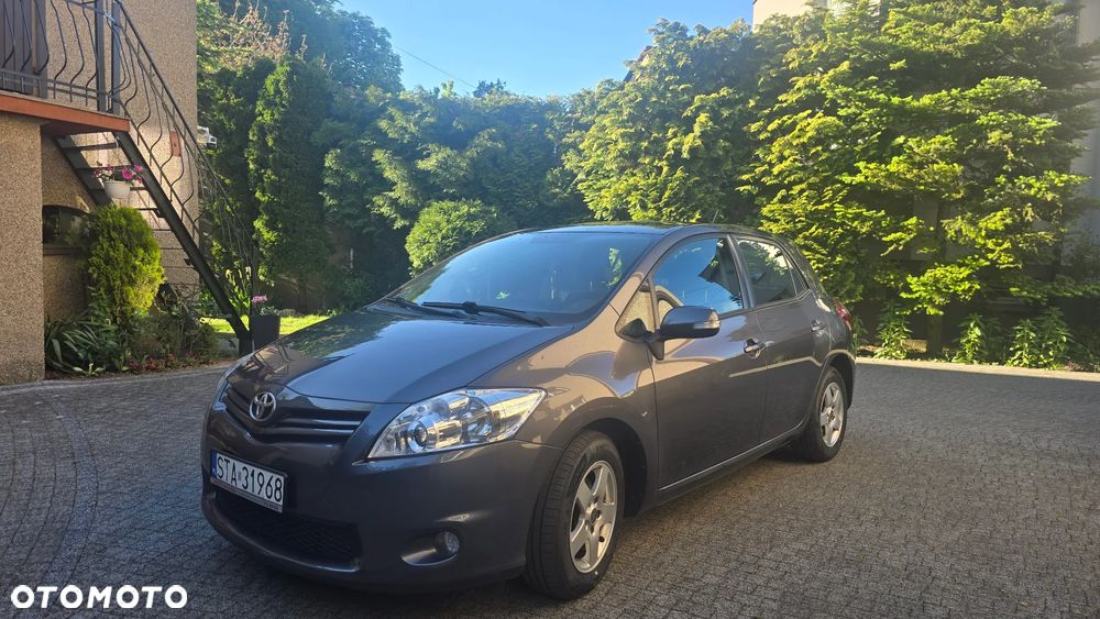 Toyota Auris - 1