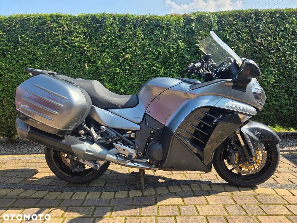 Kawasaki GTR - 8