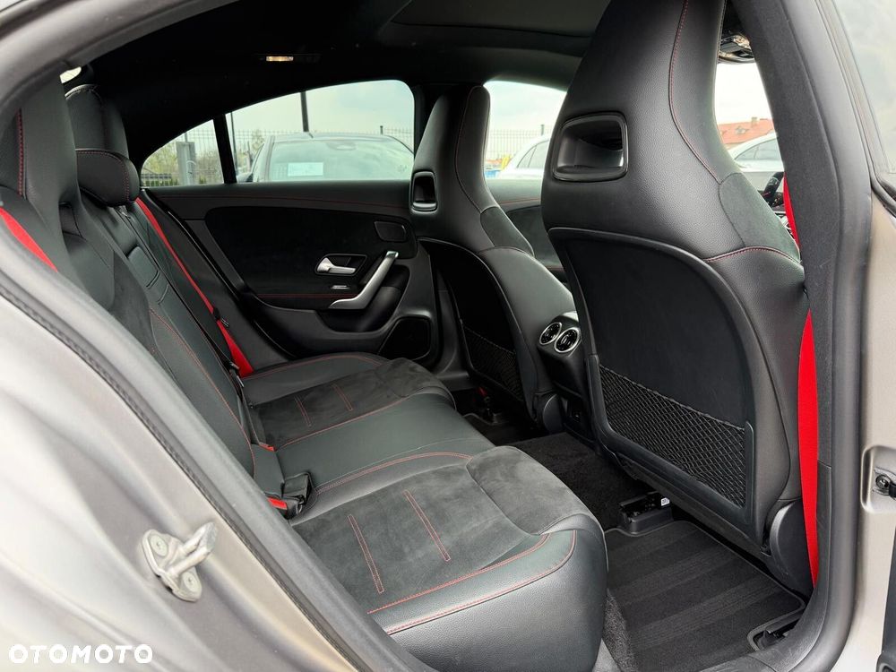 Mercedes-Benz CLA - 17