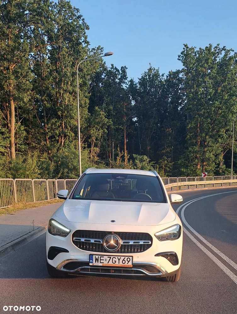 Mercedes-Benz GLA 220 d 4-Matic 8G-DCT - 5