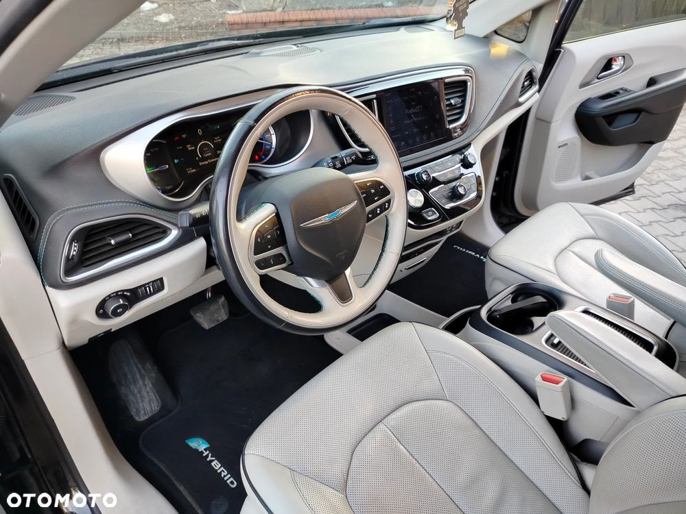 Chrysler Pacifica - 15