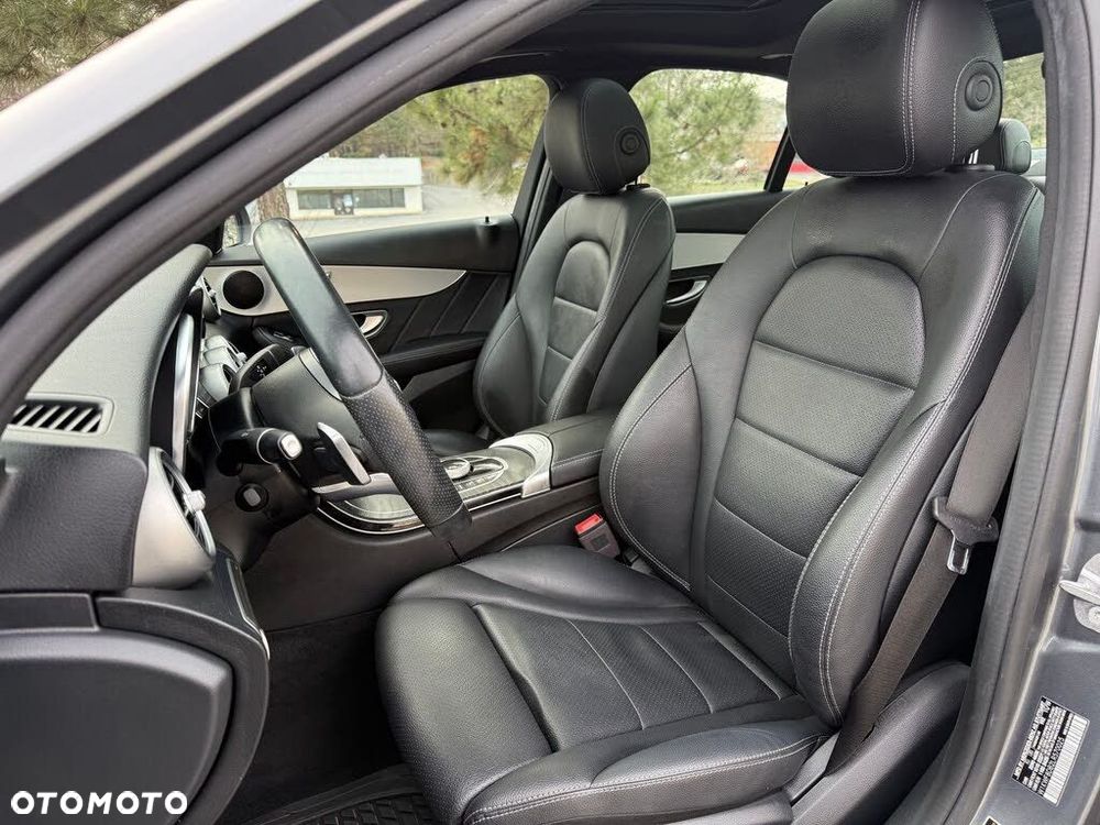 Mercedes-Benz Klasa C 300 4Matic 9G-TRONIC AMG Line - 16