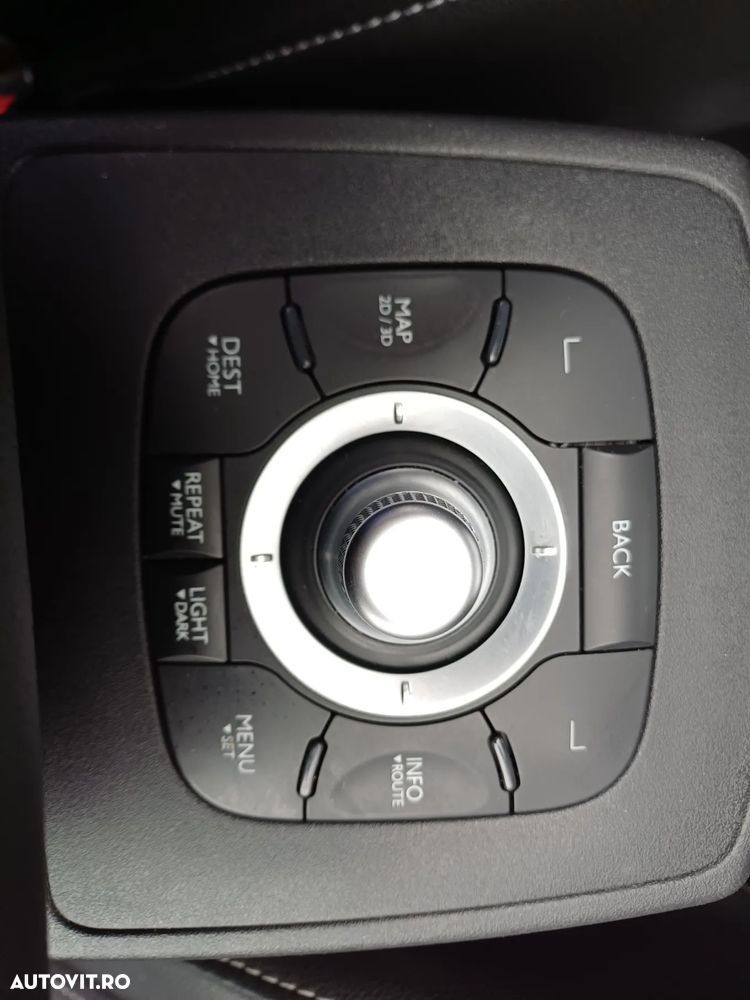 Renault Scenic ENERGY TCe 115 Bose Edition - 11