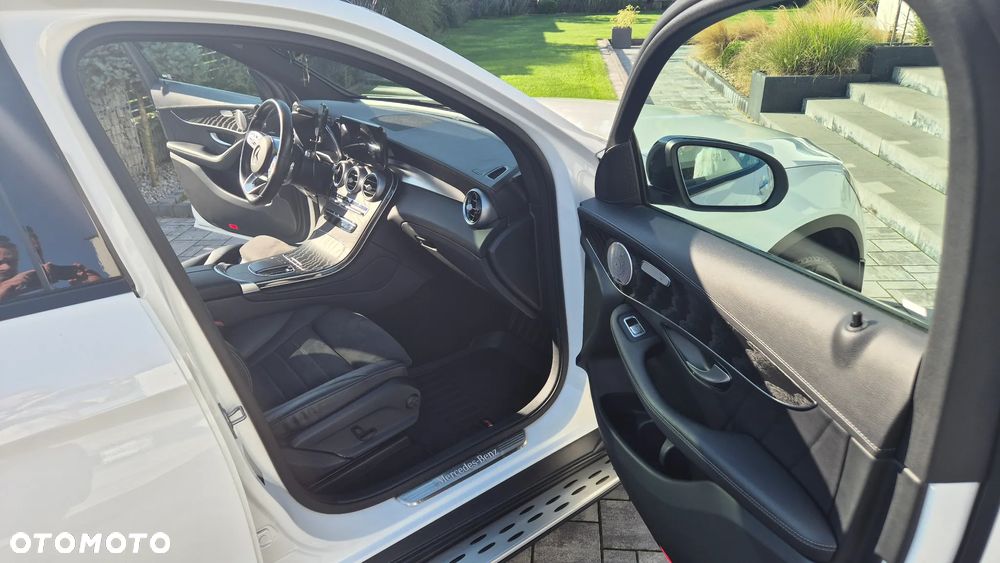 Mercedes-Benz GLC 300 e 4-Matic Business Edition - 6