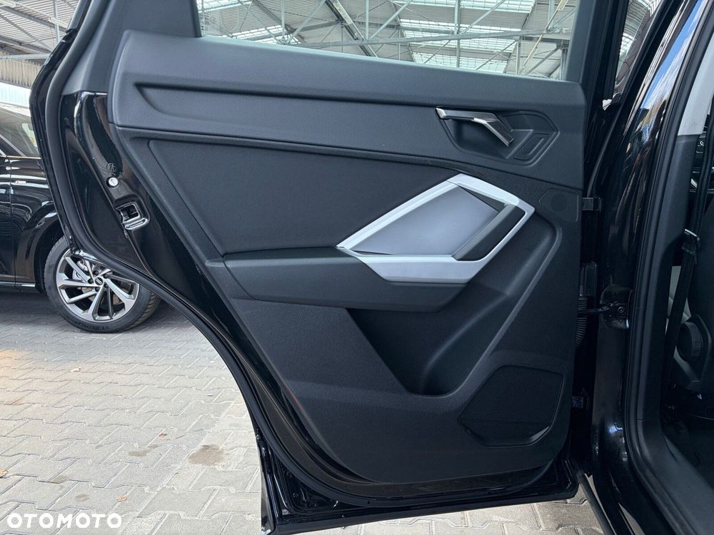 Audi Q3 - 23