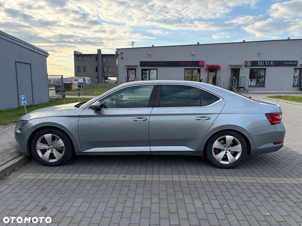 Skoda Superb 2.0 TSI L&K DSG - 5