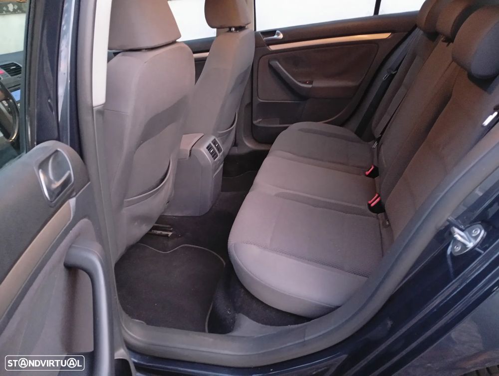 VW Golf 1.9 TDi Confortline DSG 7V - 11