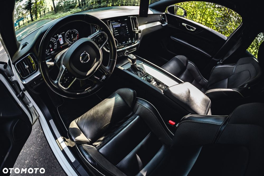 Volvo S60 T4 R-Design - 17