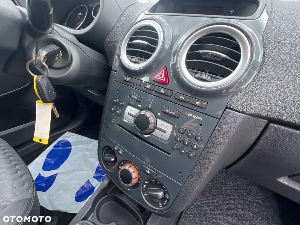Opel Corsa 1.4 16V Innovation - 20