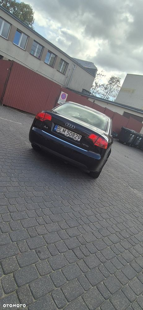 Audi A4 Limousine - 4