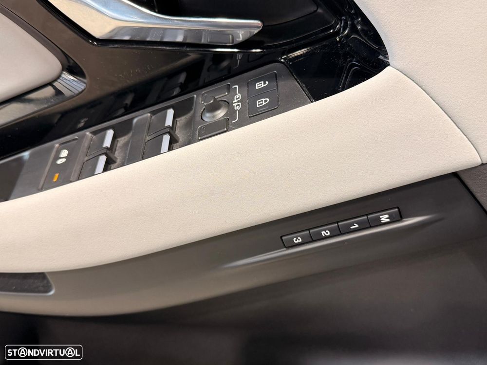 Land Rover Range Rover Evoque 1.5 P300e AWD S Auto - 11